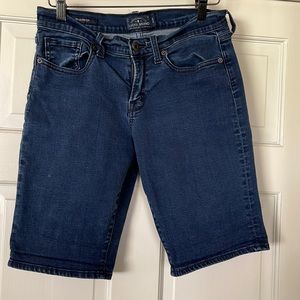 Lucky Brand Bermuda Shorts. SZ 6